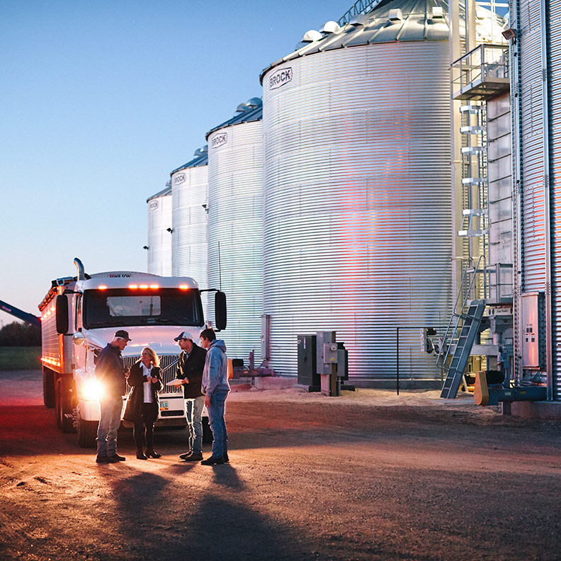 INSIGHT IMAGE / AGRICULTURE semi_grainbins_dusk